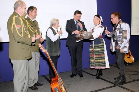 Kalendář DUKLA 2011 - Saudek potřetí