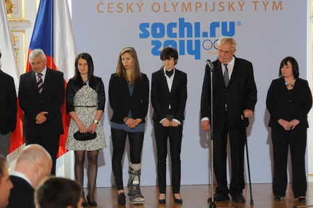Prezident Zeman přijal olympioniky ze Soči, hymnu zazpíval Karel Gott