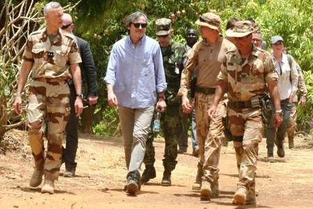 Ministr obrany Martin Stropnický navštívil 3. jednotku mise EU TM v Mali