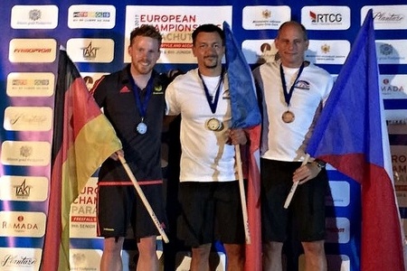 Prostějovští parašutisté přivezli z mistrovství Evropy devět medailí