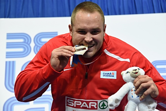 Tomáš Staněk slaví první stříbro z velkých závodů.