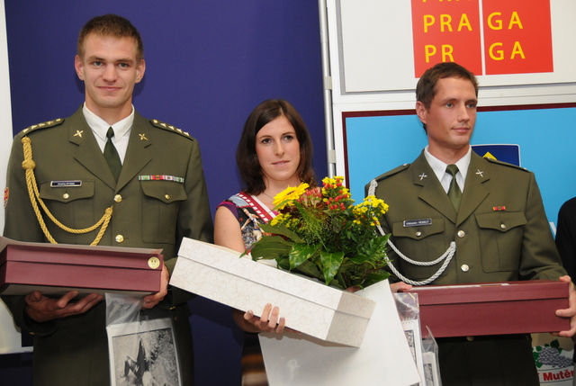 Tři mistři světa, tři nej sportovci Dukly - 2. Synek, 1. Hejnová, 3. Veselý