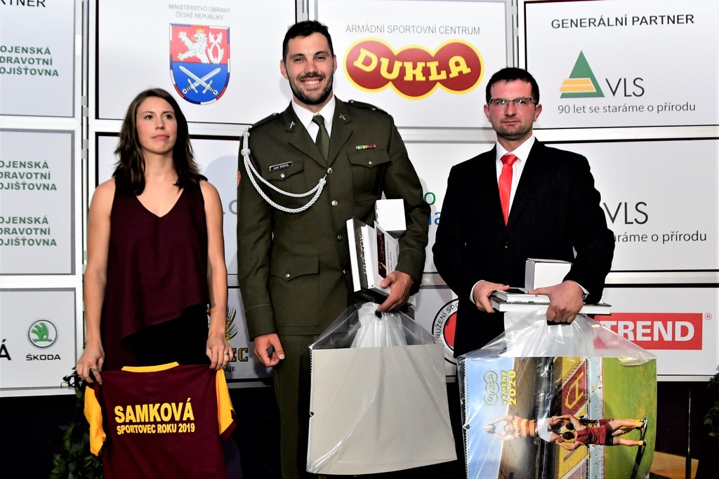 Tři nejlepší armádní sportovci Dukly Eva Samková, prap. Josef Dostál a Tomáš Nýdrle