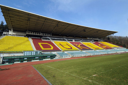 Tribuna Julisky má už všechny sedačky