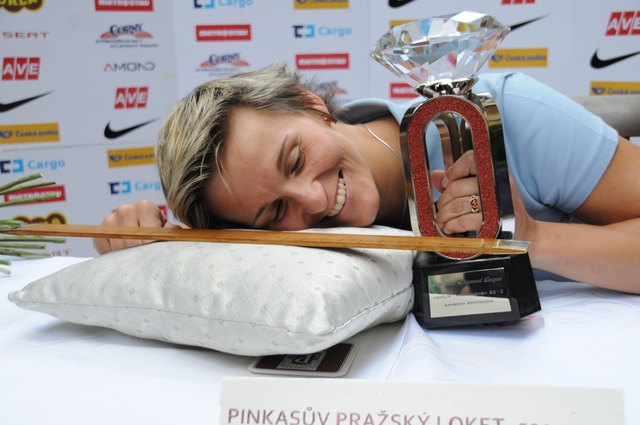 Trofeje - diamantová a loket