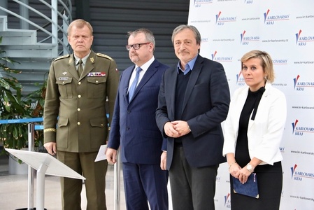 Účastníci tiskové konference