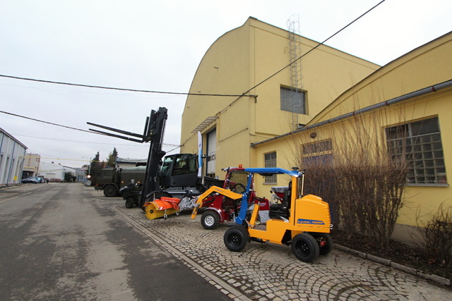 Ukázka nejen vojenské výroby