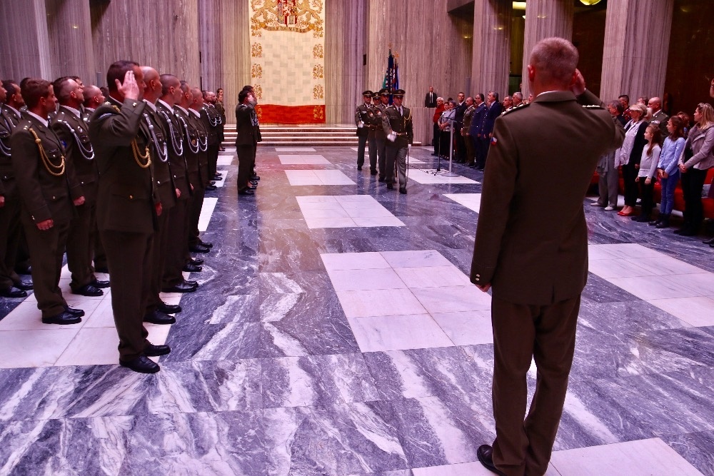 Ukončení slavnostního udílení medailí a věcných darů