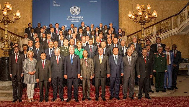 Účastníci jednání zemí přispívajících do mírových misí OSN - Londýn