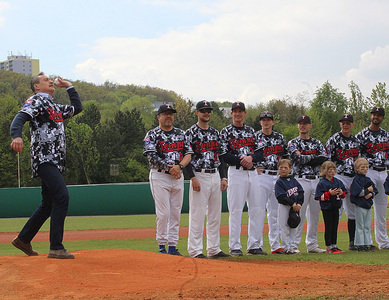 Utkání extraligy bylo právě zahájeno! A