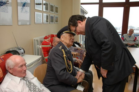 Ministr Vondra se v ÚVN setkal s válečnými veterány