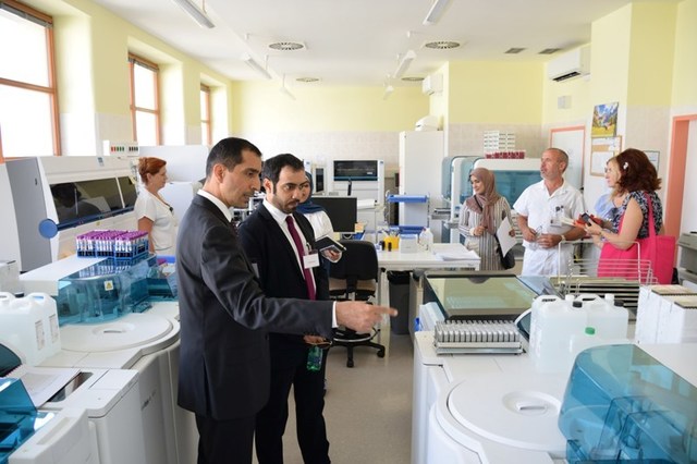 Vojenští zdravotníci ze Spojených arabských emirátů na stáži v Ústřední vojenské nemocnici v Praze
