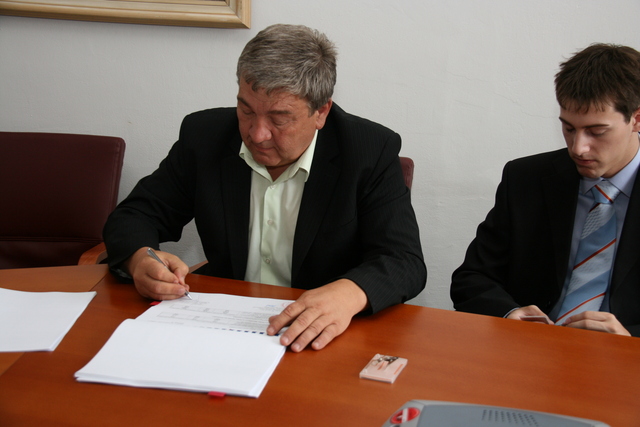 Používání služebních mobilních telefonů (3)