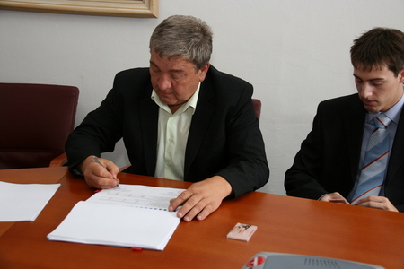 Používání služebních mobilních telefonů (3)