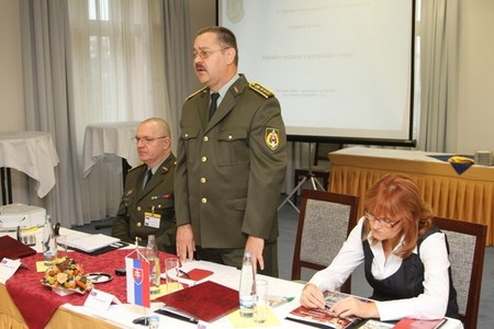 Plukovník Emil Hvásta, vedoucí slovenské delegace