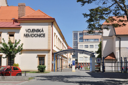 Léčit brněnské pacienty pomáhají i zkušenosti vojenských lékařů z misí