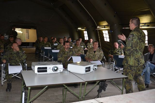 Velitel 4. brigády zahajuje objasnění bojového rozkazu i pro podřízené příslušníky dánského praporu