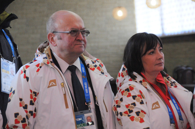 Velvyslanec Remek přihlížel otevření s manželkou prezidenta Ivanou