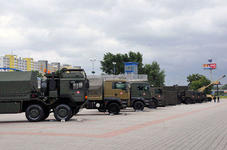 Technika na venkovní statické ukázce ozbrojených sil Slovenské republiky