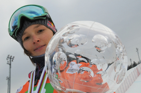 Snowboardistka Pančochová vyhrála Světový pohár a má velký i malý křišťálový glóbus 