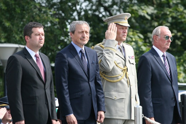 Předseda Sněmovny, ministr obrany, náčelník Generálního štábu AČR a místopředseda Senátu na Vítkově