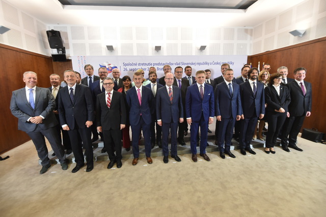 Ministři českých a slovenských vlád