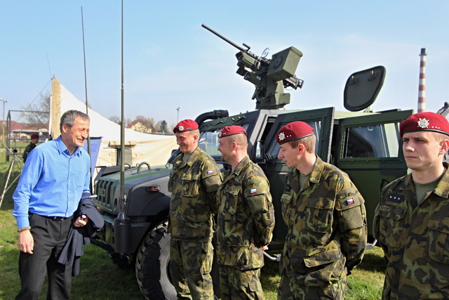 Vojáci při setkání s ministrem