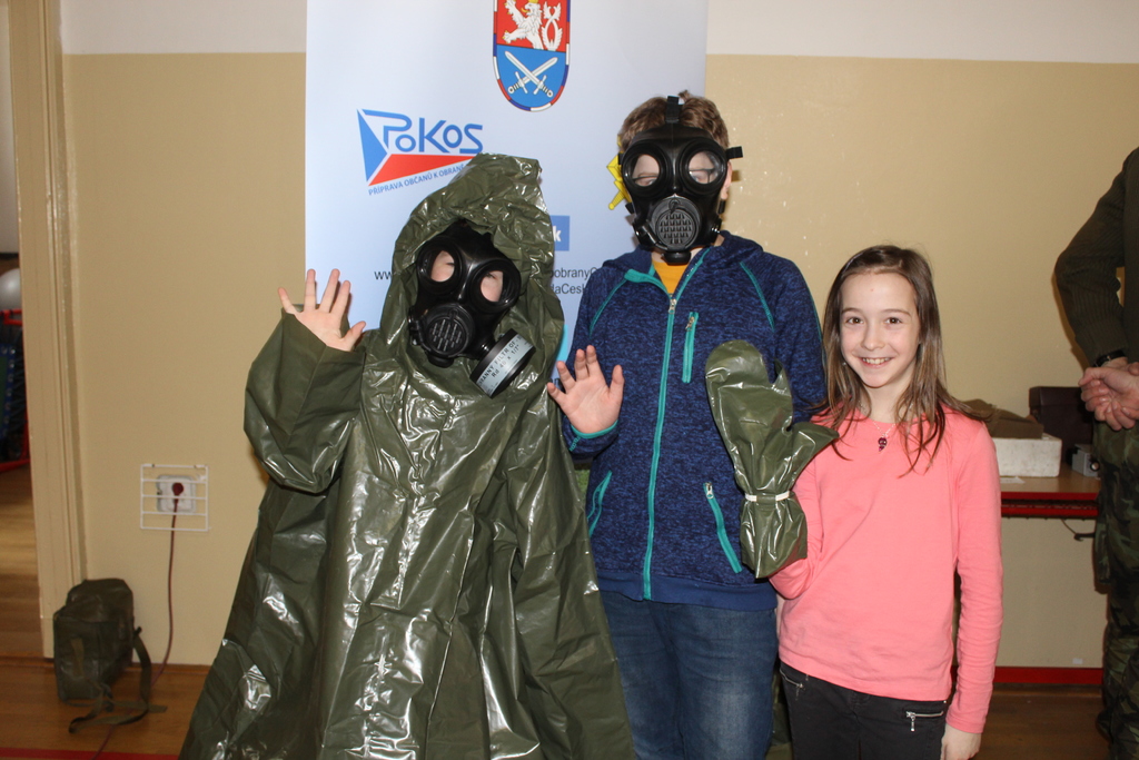 Vojenská chemie studenty nadchla.