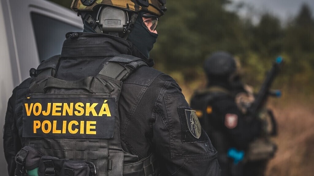 Vojenská policie navrhla podat obžalobu v rozsáhlé věci ovlivňování veřejných zakázek