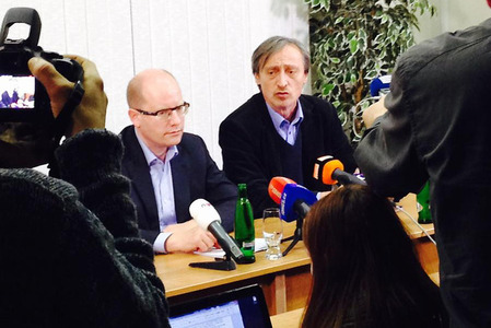 Areál muničních skladů ve Vrběticích bude střežit 450 vojáků