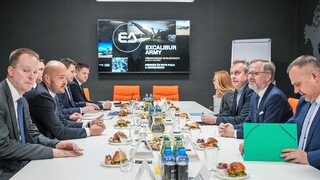 Ilustrační obrázek ke článkuPremiér v Excalibur Army ocenil projekt modernizace T-72 pro Ukrajinu, který koordinuje Ministerstvo obrany 