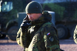 Vše se koordinovalo skrze zabezpečená spojení