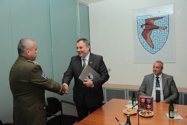 Výměna jednotlivých podepsaných výtisků dohody