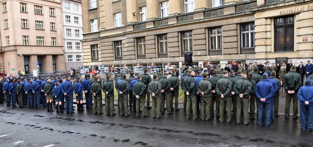 Výstava k 70 letům armádního sportu před GŠ