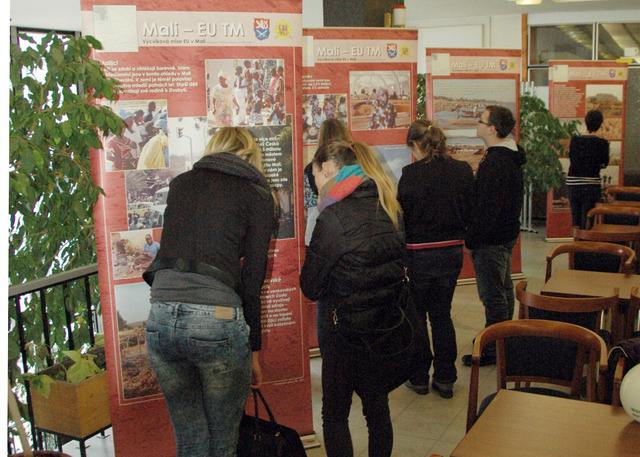 Výstavu je potřeba si nejen prohlédnou, ale i přečíst