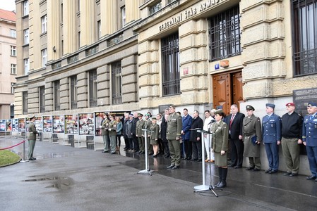 Výstavu zahájil náčelník GŠ gen. Bečvář