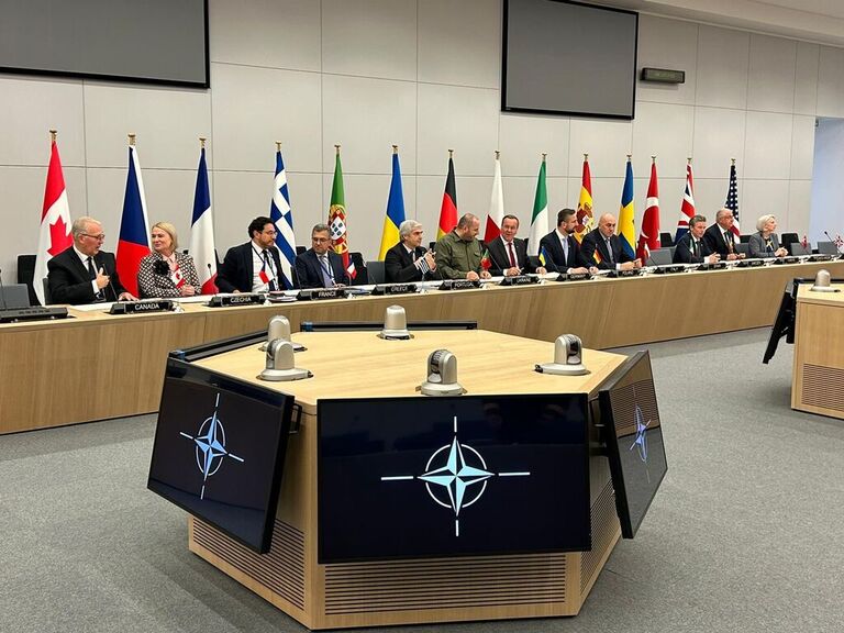 Česká republika spolu s dalšími zeměmi vytvořila Koalici pro obrněnou pozemní techniku na podporu Ukrajiny 