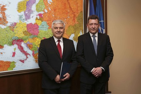 Desítka vojenských diplomatů převzala akreditivy ministryně obrany