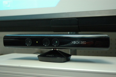 XBOX, který umožňuje ovládání mapy pomocí pohybu těla
