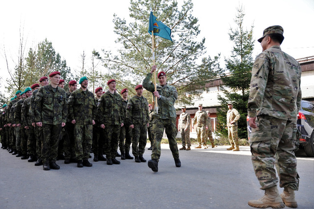 Z pořadové přípravy... (2)