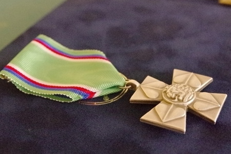 Ministr obrany Martin Stropnický udělil Záslužné kříže druhého a třetího stupně