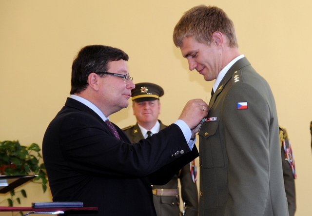Záslužný kříž pro Ondřeje Synka