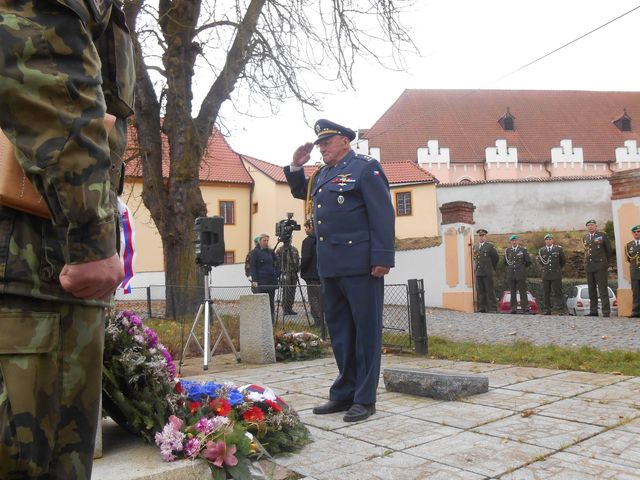 Zástupce Svazu letců v Bechyni pplk. v.v.Otto Waldhaus