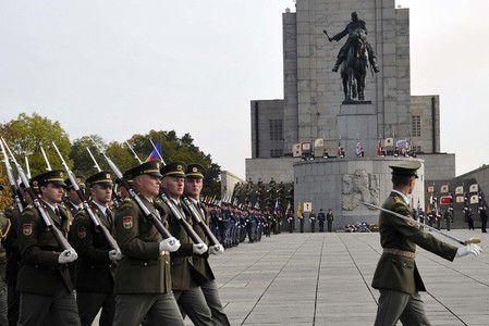 Závěrečný slavnostní pochod jednotek