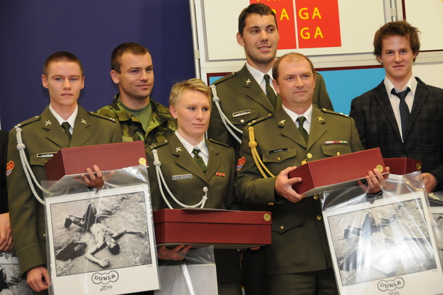 Zleva 5. Maslák, 7. Melich, 4. Machačová, 8. Dostál, 10. Sychra, 9. Kelemen