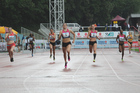 Zuzana Hejnová (č.1) zvítězila na 400 m přek.