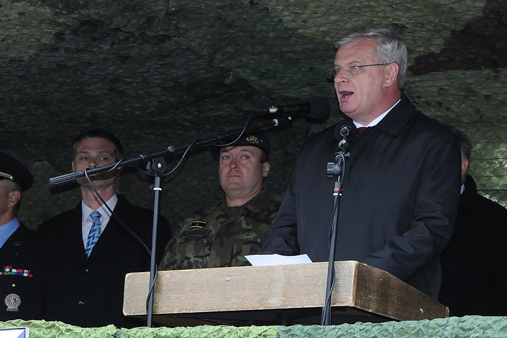  Jménem Senátu PČR pozdravil přísahající Ivo Bárek