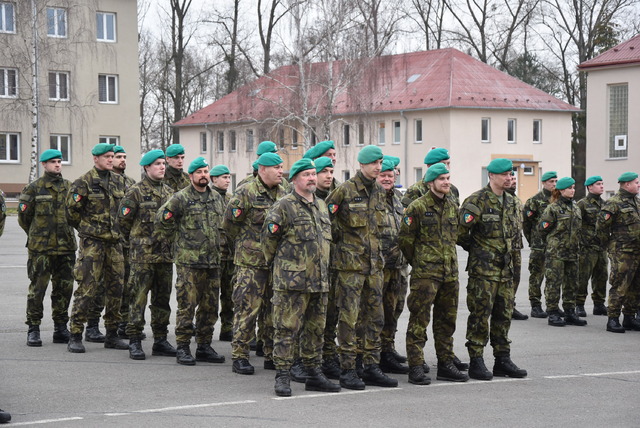 Četa AZ při nástupu 72. mechanizovaného praporu
