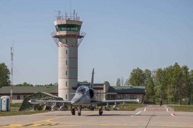 Naše L-159 v Šiauliai