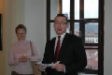 M. Moulis při úvodním vystoupení